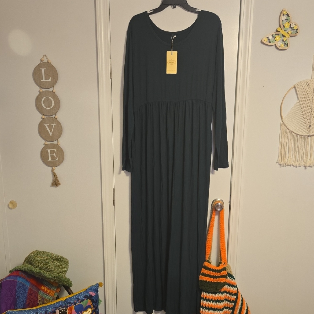 Elegant Hunter GreenLong Sleeve Dress